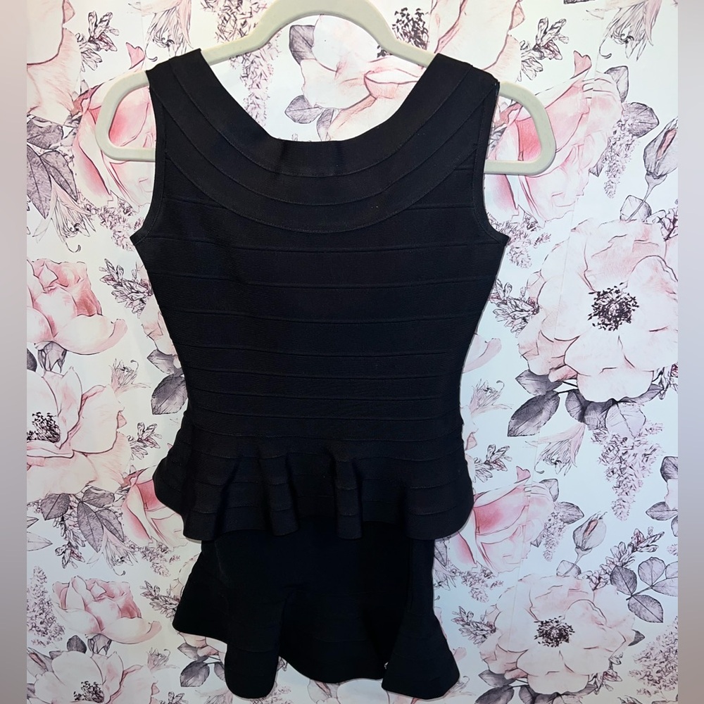 Black Scuba Skirt & Top both have zippers. Great stretch!!
